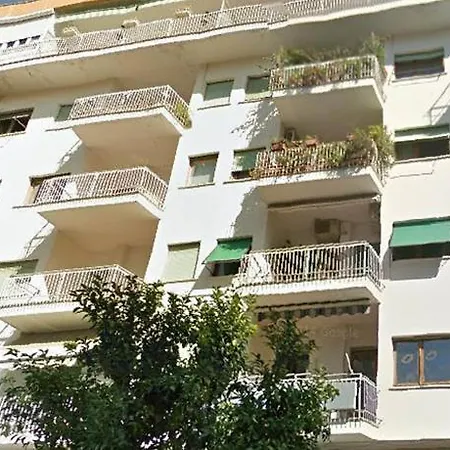 Lauro Apartment *